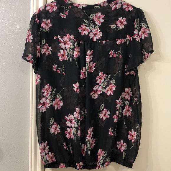 Torrid floral blouse - Picture 2 of 5